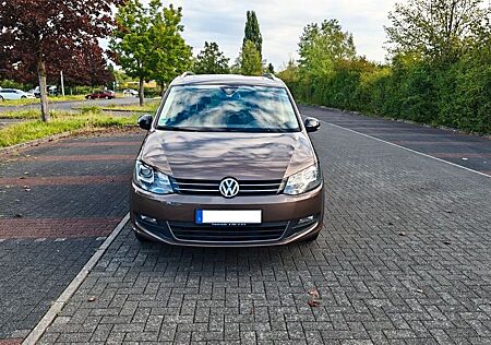 VW Sharan Volkswagen 1.4 TSI DSG Style 7-Sitzer PANO