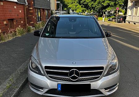 Mercedes-Benz B 220 CDI AMG Optik, Distronic, Automatik, Pano