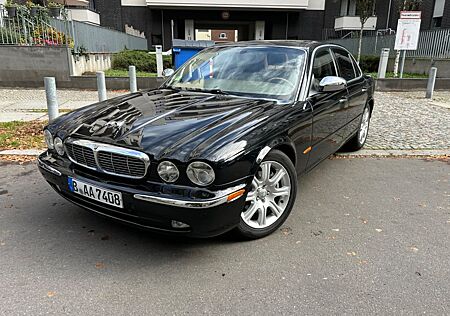 Jaguar XJ8 4.2 Liter Vanden Plas Vollausstt. TopZustand