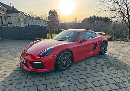 Porsche Cayman GT4 Sport Chrono Schalensitze