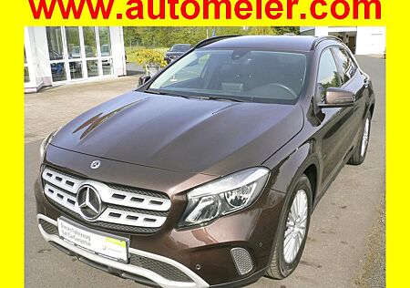 Mercedes-Benz GLA 220 4Matic 7G-DCT mit LED und Navigation