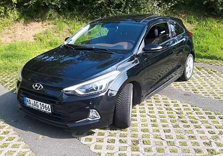 Hyundai i20 1.4 Active Navi, Klima, PDC, Panorama