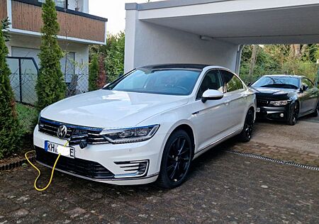 VW Passat Volkswagen GTE DSG LED VIRTUAL R Alcantara Pano AAC