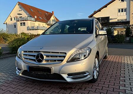 Mercedes-Benz B 180 B180 - 7G-DCT Sport, Navi, Bi-Xenon, SHZ