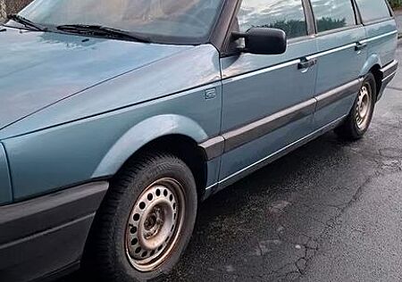 VW Passat Variant Volkswagen 1.8l GL.Benzin/Gasanlage