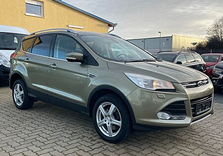 Ford Kuga Titanium 4x4, Automatik, Teilleder