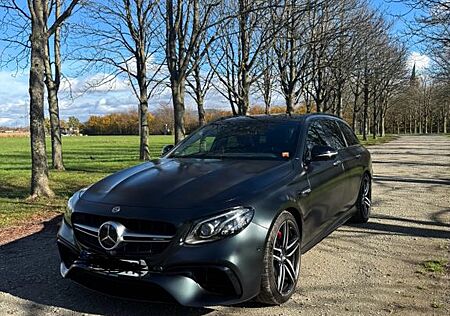 Mercedes-Benz E 63 AMG Mercedes-AMG E 63 S 4MATIC+ T Autom...