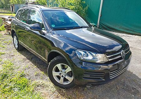 VW Touareg Volkswagen 3.0 V6 TDI Tiptr Exclusive BMot Tech...