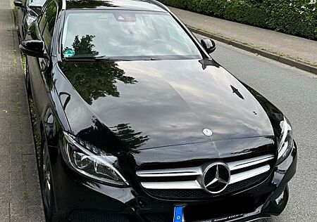 Mercedes-Benz C 220 d 4MATIC T Autom. - Avantgarde-Paket