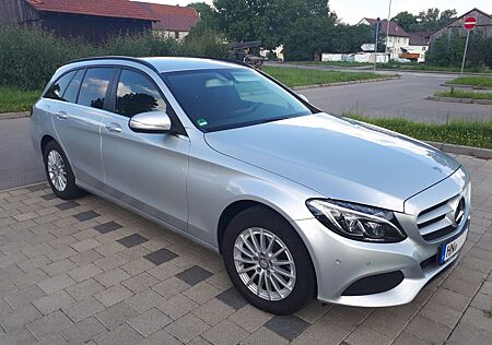 Mercedes-Benz C 200 C 200d T LED AHK NAVI SITZHZ PDC ILS