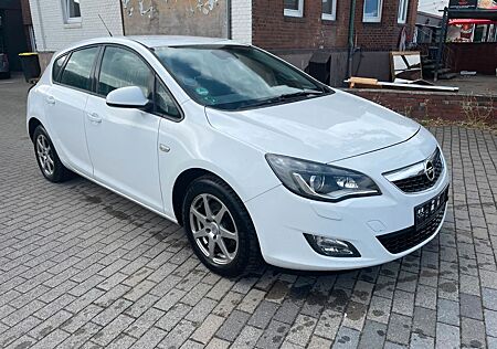 Opel Astra J Lim. 5-trg. Edition