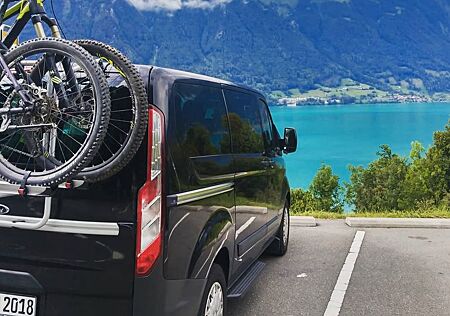 Ford Tourneo Custom - 9-Sitzer inkl. Camper-Ausbau