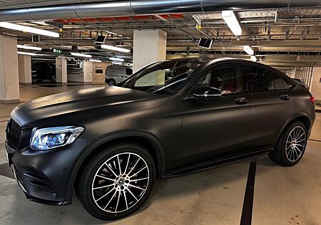 Mercedes-Benz GLC 250 4MATIC AMG Line Coupé Autom. AMG Line