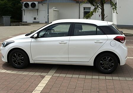 Hyundai i20 YES,1. Hd, HU/Insp.neu, SHZ, AC, 8Alu,Restg