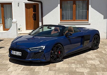 Audi R8 5.2 FSI S tron. RWD spyder