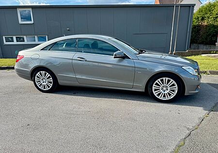 Mercedes-Benz E 250 Coupe CGI BlueEfficiency