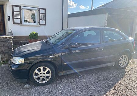 Opel Astra 1.6 -