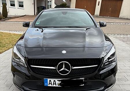 Mercedes-Benz CLA 220 Shooting Brake CLA 220 d DCT Urban S...