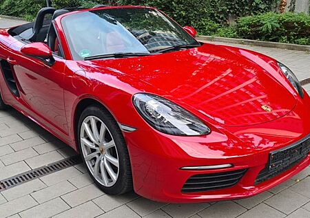 Porsche Boxster Boxster2.0,Alu19,PDK,Kamera,Bose,Leder,Navi,SiHz