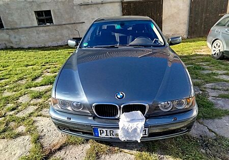BMW 520i -