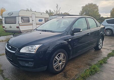 Ford Focus Lim. Ghia Xenon TÜV 12/2026 Automatic