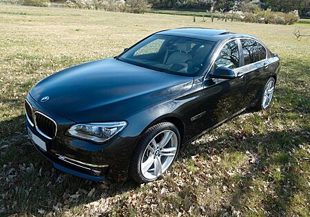 BMW 740i - Sehr wenige Kilometer, Top Zustand