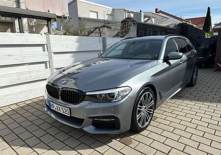 BMW 520d xDrive M Paket 360grad Pano Display Key