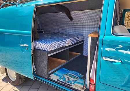 VW T2 Volkswagen Kastenwagen / Camper