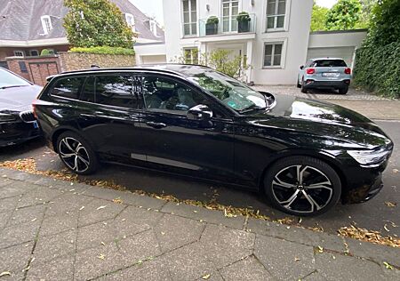 Volvo V60 Dark Plus EZ 03/2024 Top gepflegt