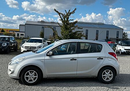 Hyundai i20 TÜV 02.2027 + NEUTEILE !!!