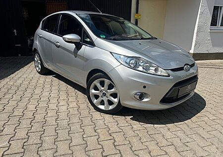 Ford Fiesta 1,25*Klima*PDC*AHK*8fachbereift