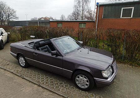 Mercedes-Benz E 220 W124 Cabrio*Automatic*Leder*ERSTE HAND*