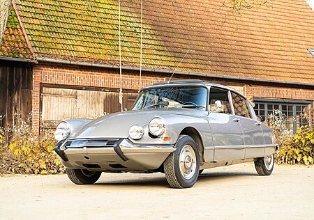 Citroën DS 21 Pallas - Restaurierter Zustand!