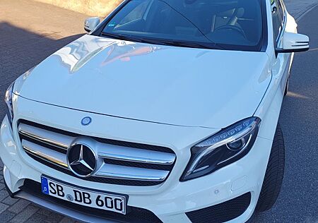 Mercedes-Benz GLA 250 4MATIC DCT AMG Line AMG Line