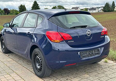 Opel Astra 1.4 ecoFLEX 150 Jahre 64kW 150 Ja...