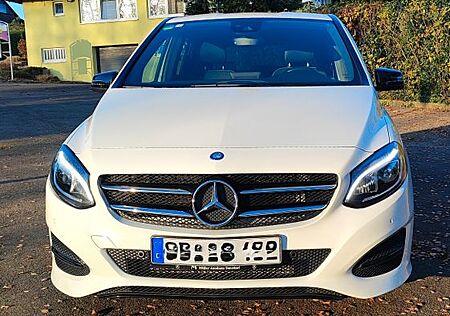 Mercedes-Benz B 180 B180 Urban 2. Hand, Rentnerfzg, 8-Fach-Bereift