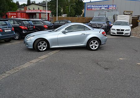 Mercedes-Benz 200 SLK Roadster Komp Xenon PDC Navi. Kette Neu