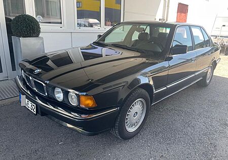 BMW 730i - Diamantschwarz, Leder beige