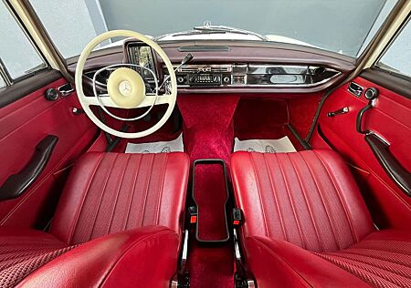 Mercedes-Benz 200 200D W110 HECKFLOSSE LEDER H-ZULASSUNG GEPFLEGT