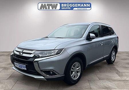 Mitsubishi Outlander Plus 2WD 2.0 KAMERA TEMPOMAT 1. HAND