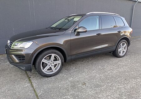 VW Touareg Volkswagen 3.0 V6 TDI VOLL PANO LUFT AHK ACC ...