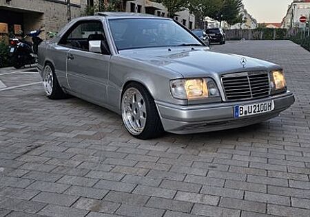 Mercedes-Benz E 320 W124 320 CE / C124 / W124 Coupé