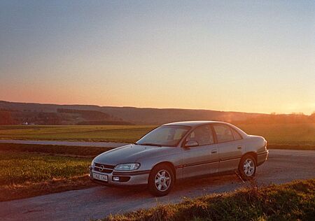 Opel Omega 2.5 MV6