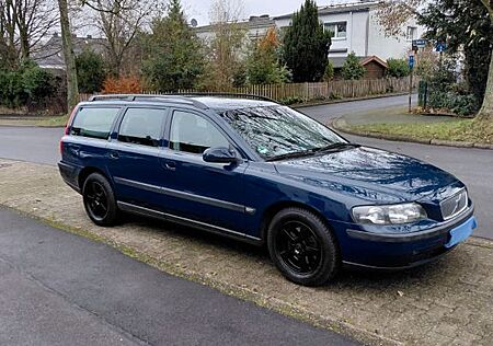 Volvo V70 2.4 -