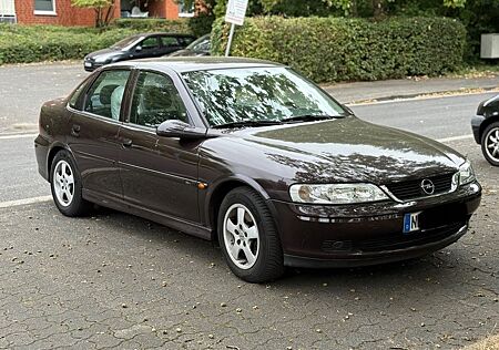 Opel Vectra 1.6 B
