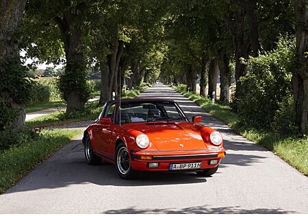 Porsche 911 Carrera 3.2 Targa Oldtimer 1984 *Note 2,0*