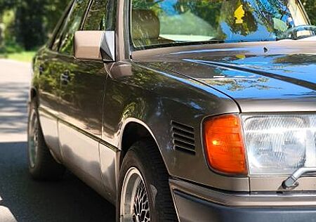 Mercedes-Benz 250 gebraucht kaufen Mercedes-Benz 250 TD Oldtimer
