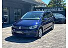 VW Touran Volkswagen 1.6 TDI Neues Model-Comfortline-Navi-AHK-