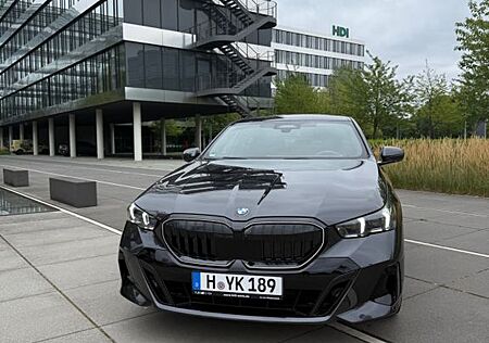 BMW 520d M Sport, PANO, HUD, 20 ZOLL, AHK