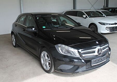 Mercedes-Benz A 180 Urban Automatik Navo Standheizung PDC